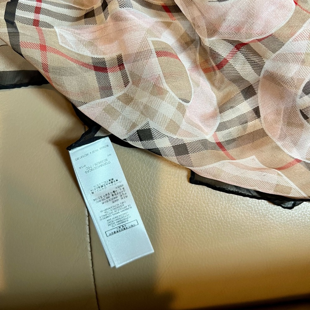 Burberry plaid light pink silk scarf - Picture 8 of 10
